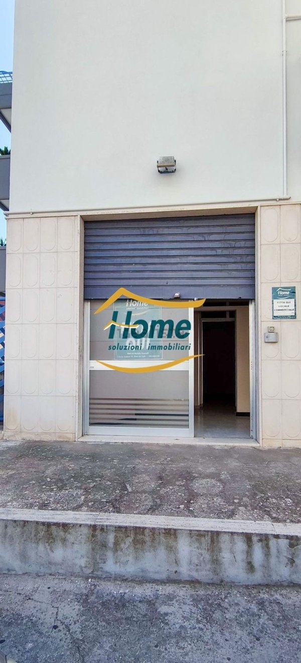 locale commerciale in affitto a Gioia del Colle