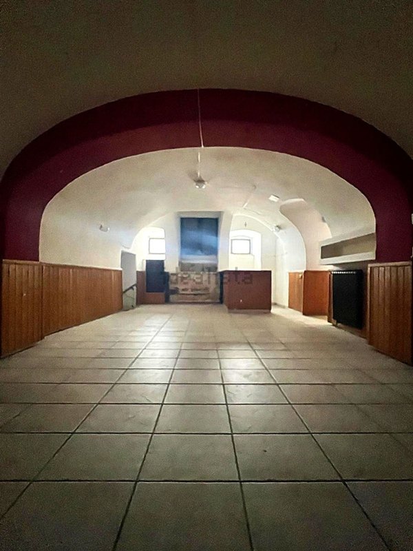 locale commerciale in affitto a Gioia del Colle