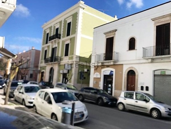 locale commerciale in affitto a Gioia del Colle