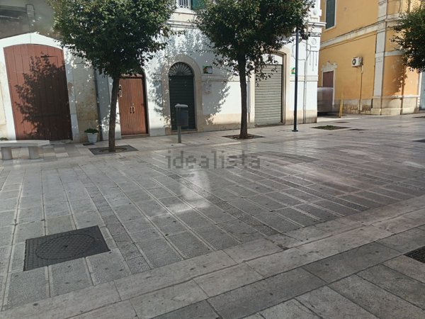 locale commerciale in affitto a Gioia del Colle