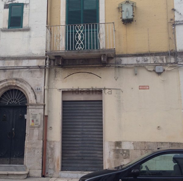 locale commerciale in affitto a Gioia del Colle