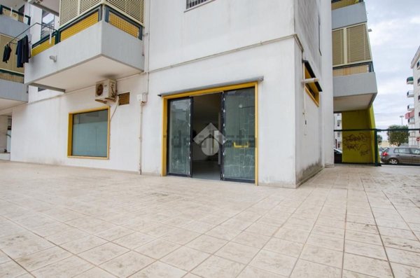 locale commerciale in affitto a Gioia del Colle