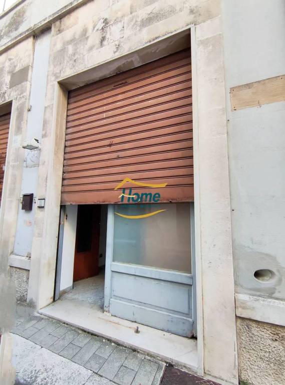 locale commerciale in affitto a Gioia del Colle