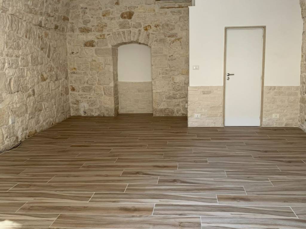 negozio in affitto a Giovinazzo