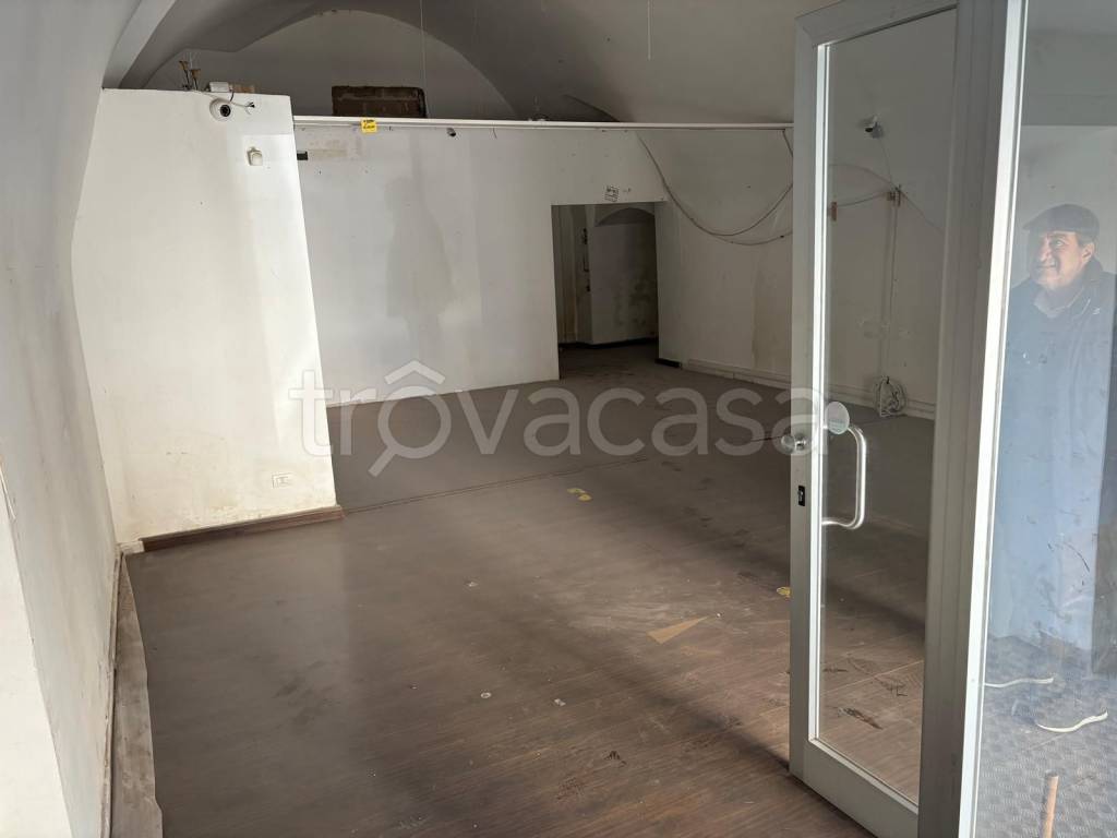 negozio in affitto a Giovinazzo