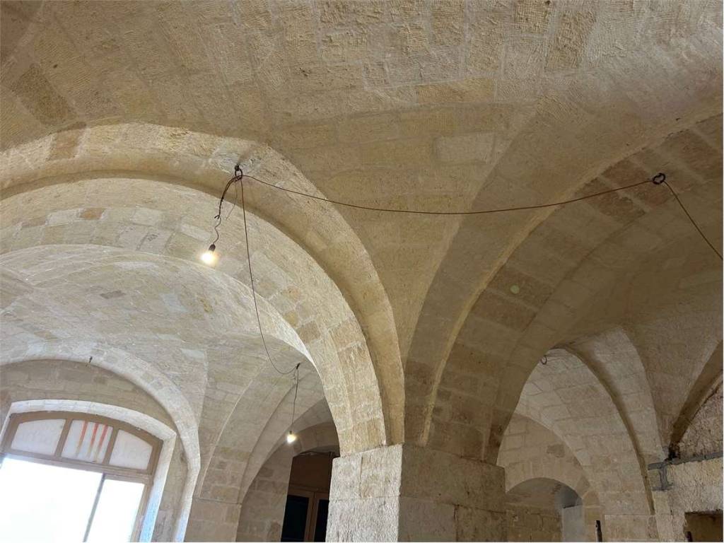 negozio in affitto a Gravina in Puglia