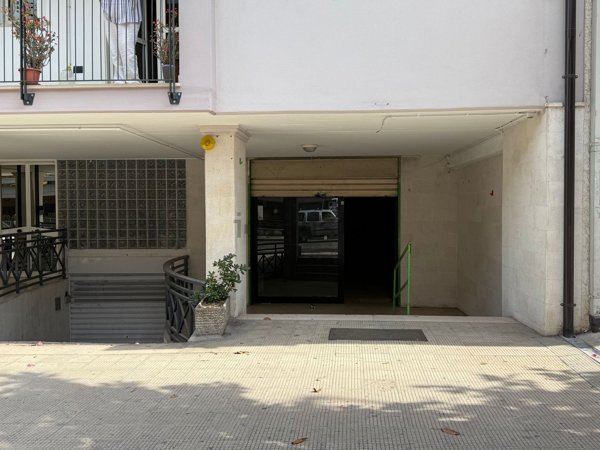 locale commerciale in affitto a Gravina in Puglia