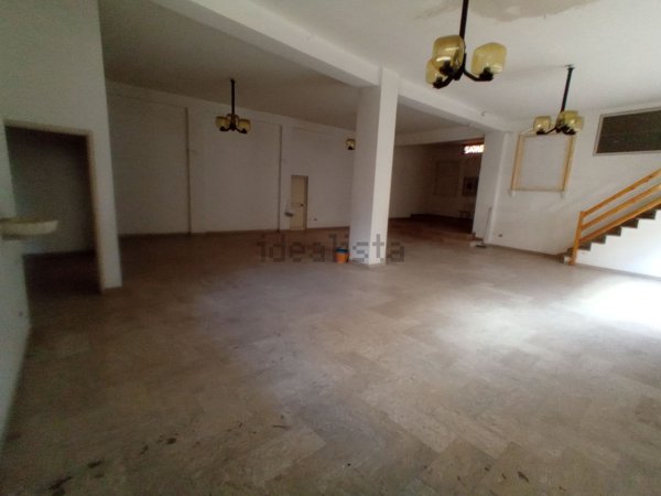 locale commerciale in affitto a Gravina in Puglia