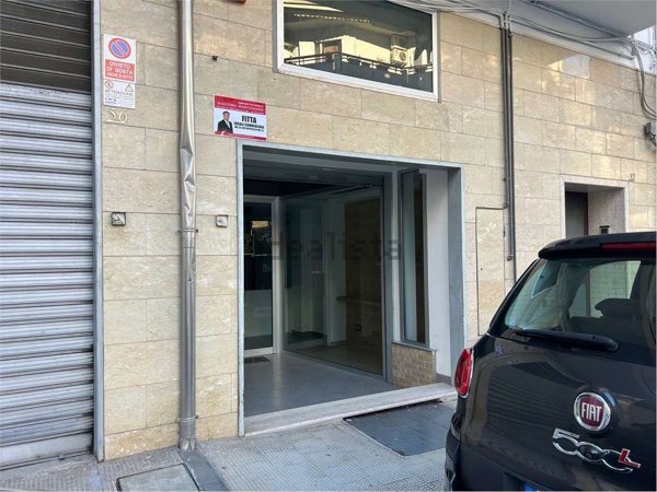 locale commerciale in affitto a Gravina in Puglia