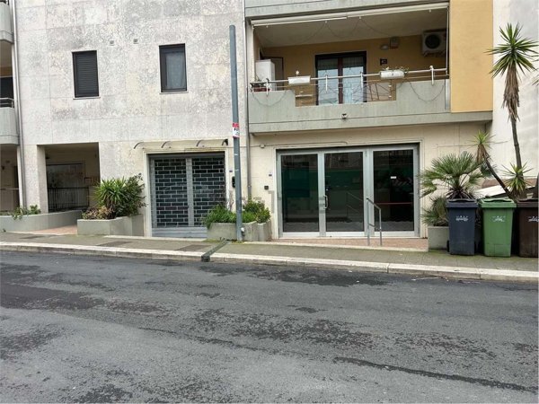 locale commerciale in affitto a Gravina in Puglia