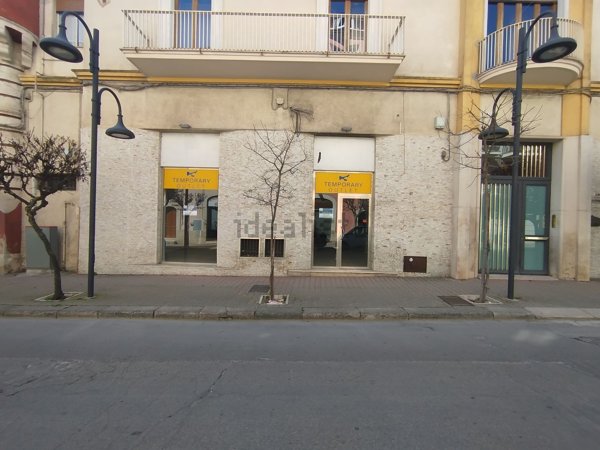 locale commerciale in affitto a Gravina in Puglia in zona Centro Città