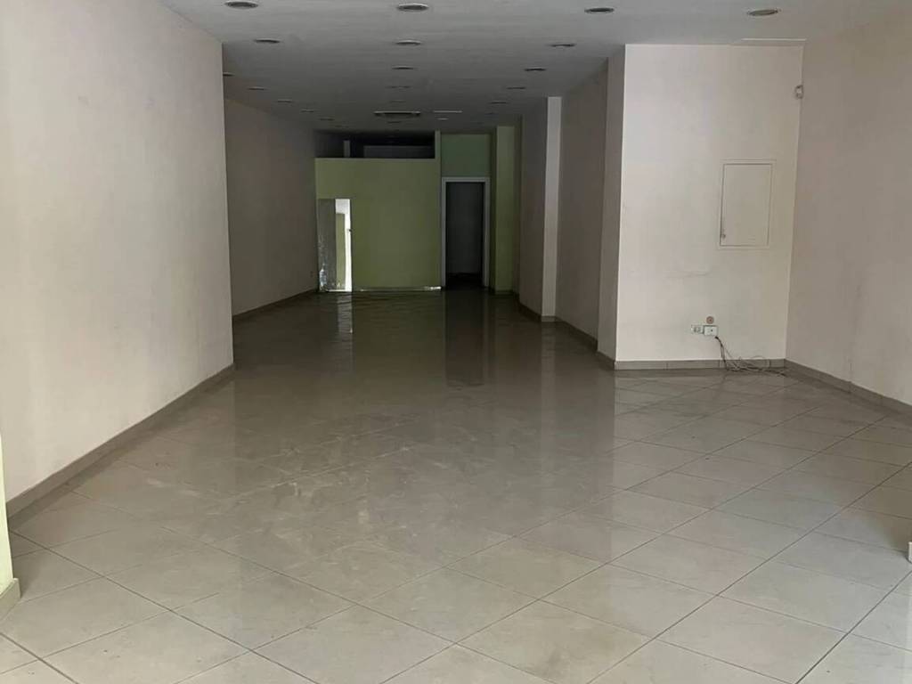 negozio in affitto a Gravina in Puglia