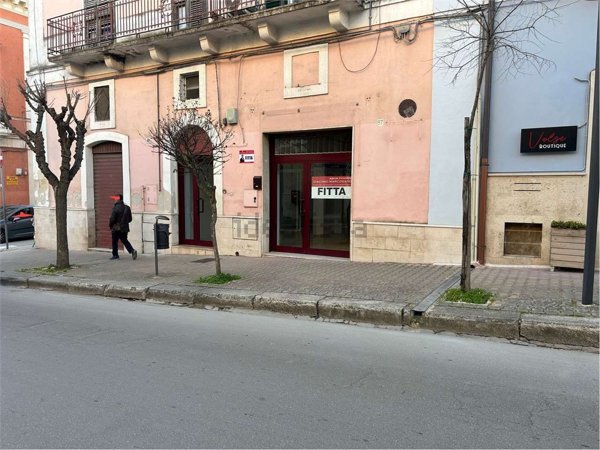 locale commerciale in affitto a Gravina in Puglia