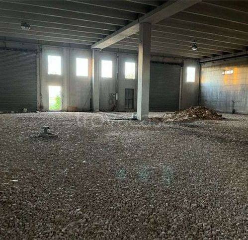 locale commerciale in affitto a Gravina in Puglia