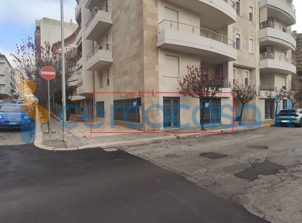 locale commerciale in affitto a Gravina in Puglia