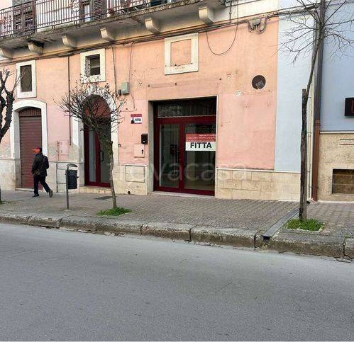 negozio in affitto a Gravina in Puglia