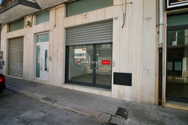 locale commerciale in affitto a Locorotondo