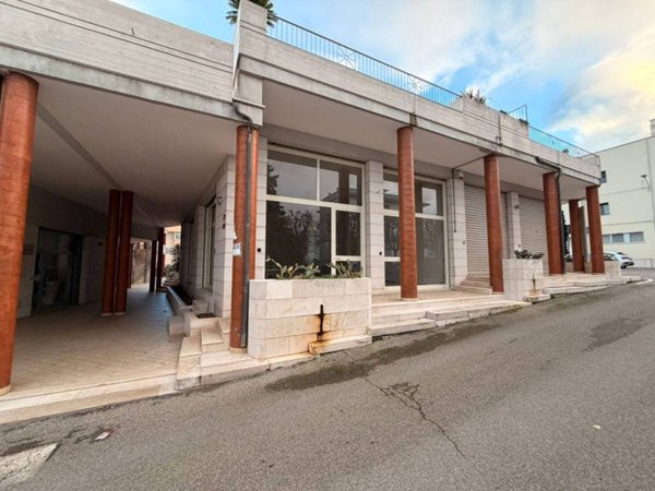 negozio in affitto a Locorotondo