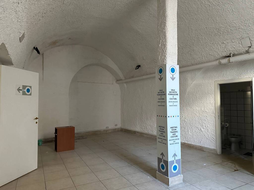 negozio in affitto a Modugno