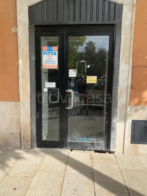 negozio in affitto a Modugno