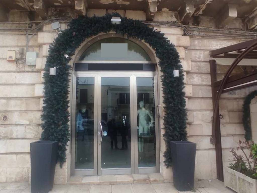 negozio in affitto a Modugno