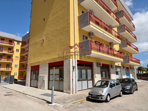 locale commerciale in affitto a Modugno