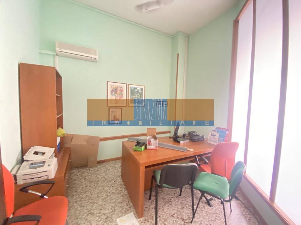 negozio in affitto a Modugno