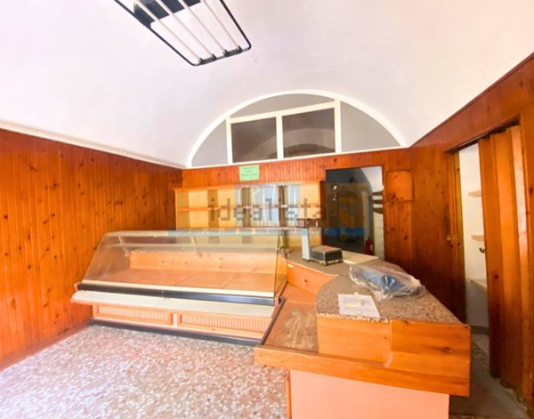 locale commerciale in affitto a Modugno