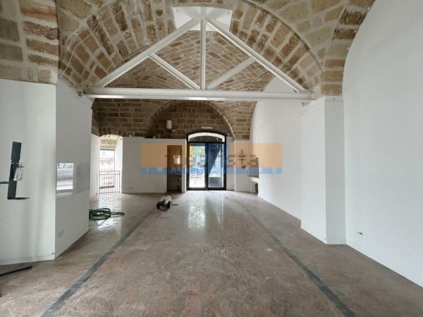 locale commerciale in affitto a Modugno