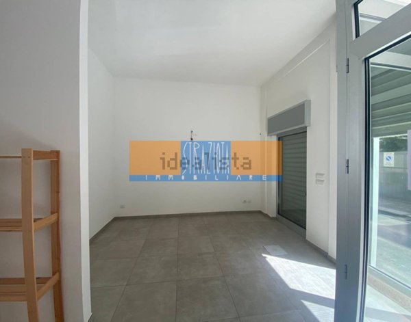 locale commerciale in affitto a Modugno