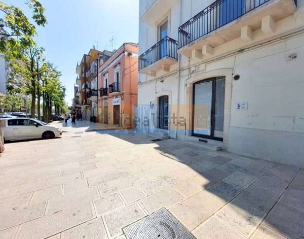 locale commerciale in affitto a Modugno