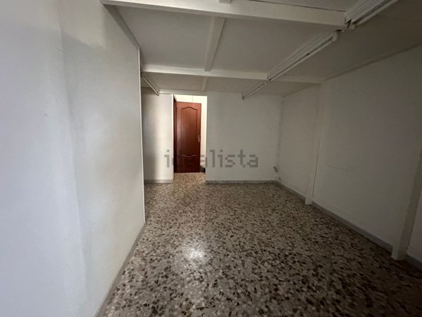 locale commerciale in affitto a Modugno