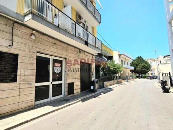 negozio in affitto a Modugno