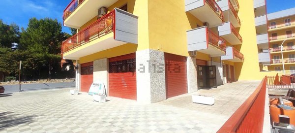 locale commerciale in affitto a Modugno