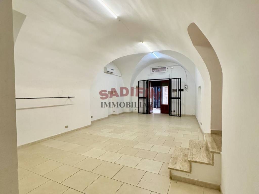 negozio in affitto a Modugno