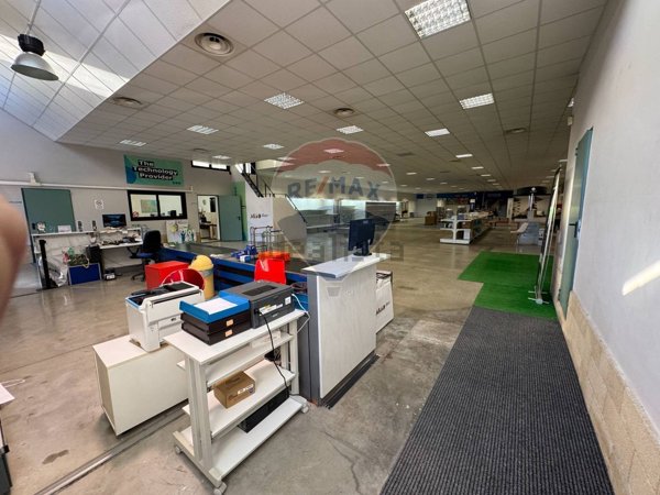 capannone in affitto a Modugno