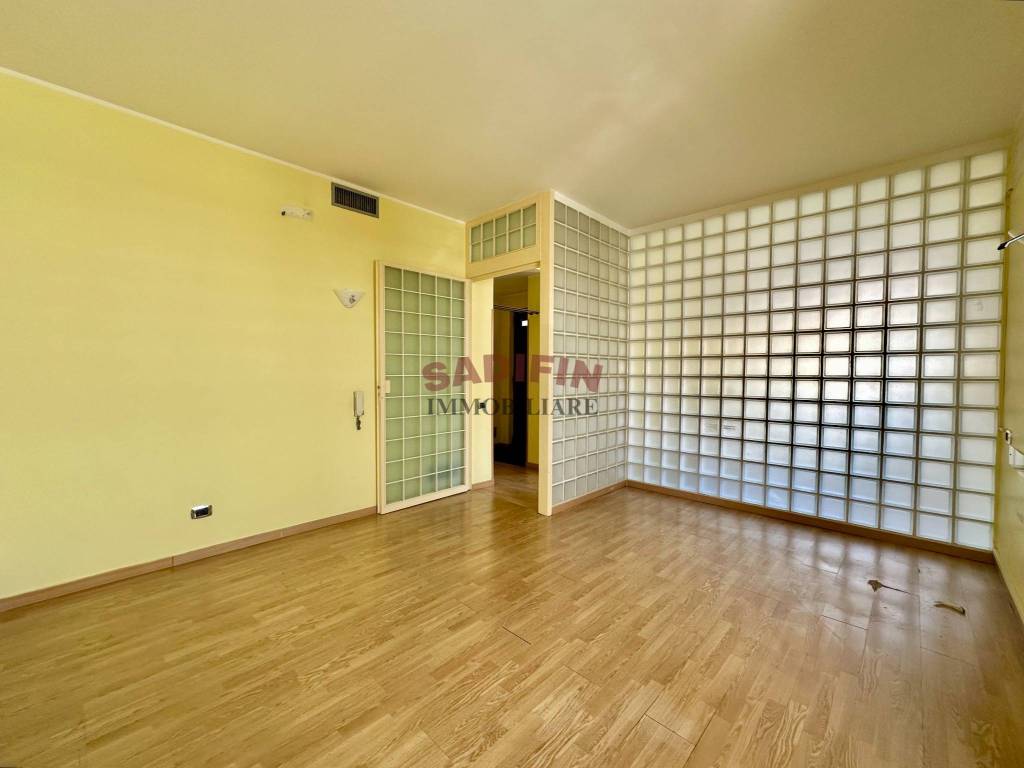 ufficio in affitto a Modugno