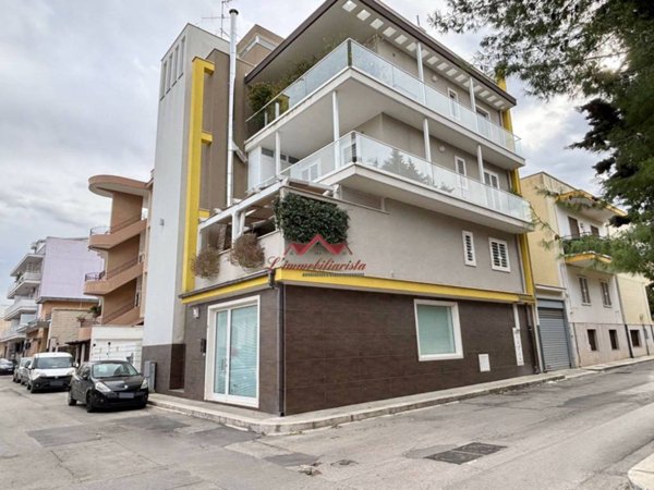 negozio in affitto a Modugno