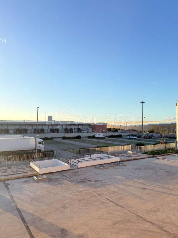 locale commerciale in affitto a Modugno