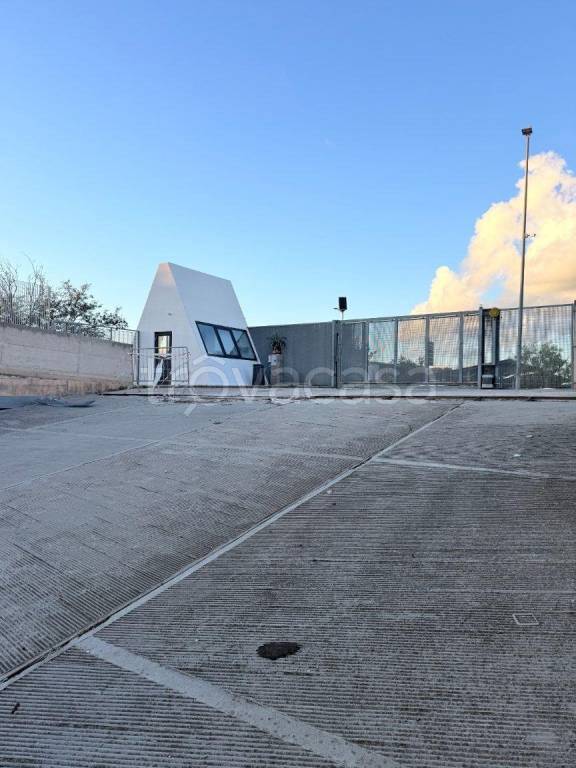 locale commerciale in affitto a Modugno