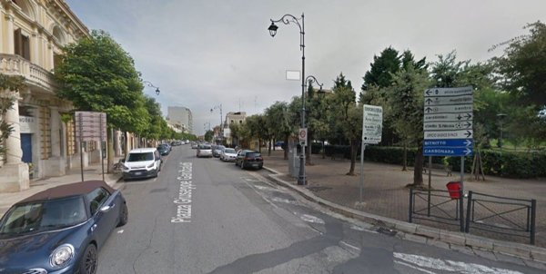 locale commerciale in affitto a Modugno