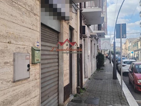negozio in affitto a Modugno