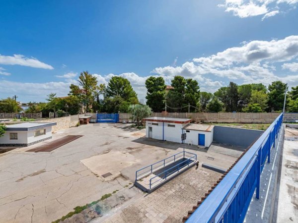 locale di sgombero in affitto a Modugno