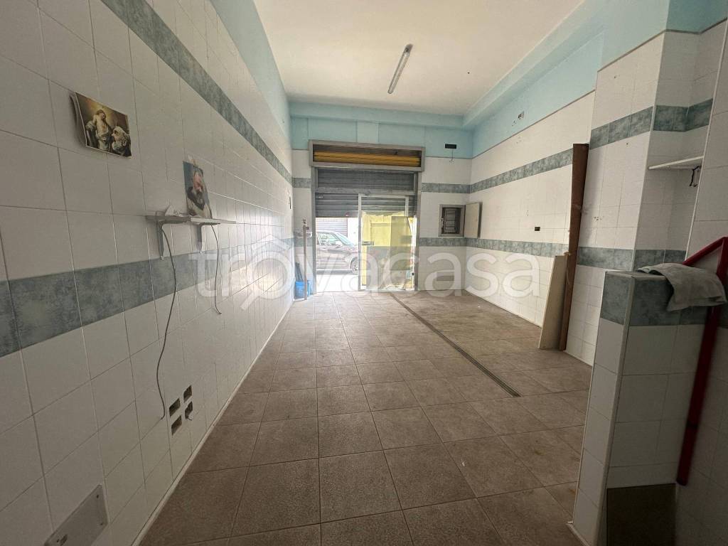 negozio in affitto a Modugno