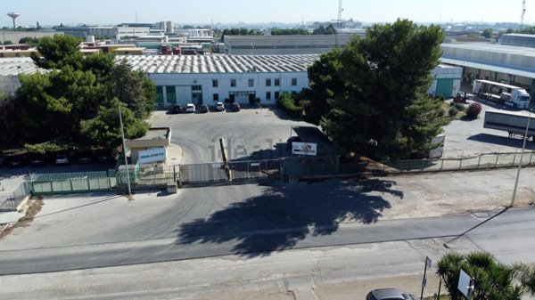 locale di sgombero in affitto a Modugno