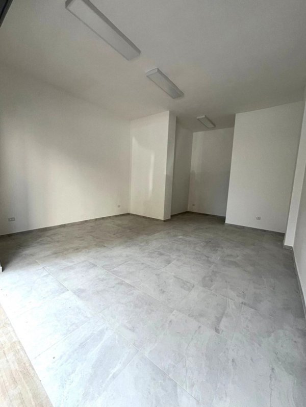 negozio in affitto a Modugno