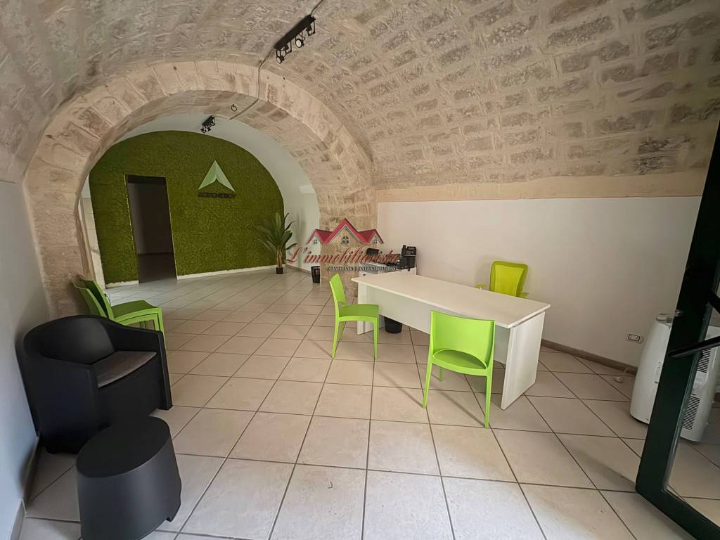 negozio in affitto a Modugno