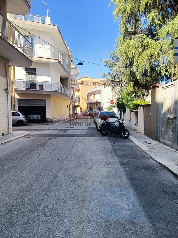 locale commerciale in affitto a Modugno