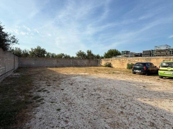 locale commerciale in affitto a Modugno