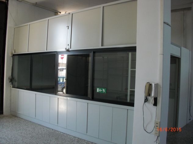 locale commerciale in affitto a Modugno